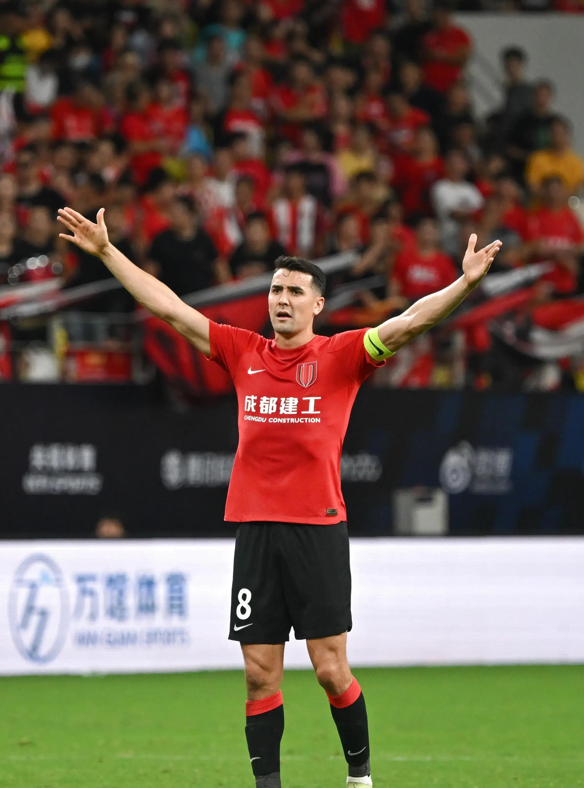 赛后马德里竞技备战英超,门线救险细节曝光,气氛紧张,资深球员宣示担当的简单介绍 赛后马德里竞技备战英超,门线救险细节曝光,气氛紧张,资深球员宣示担当的简单介绍